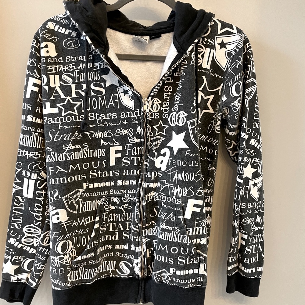 *SOLD* Y2K Skater Famous Sweater